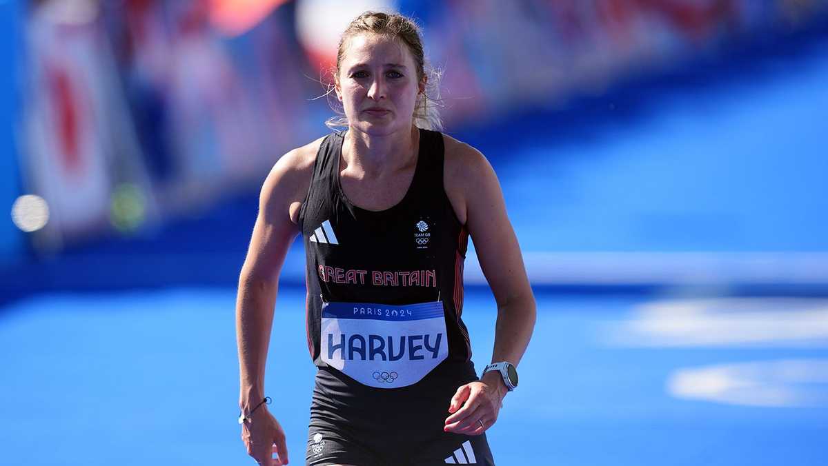 Team Great Britain runner Rose Harvey says she completed Olympic marathon with broken leg