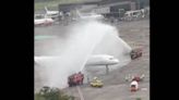 Vistara Flight UK 1845 Carrying Team India from Delhi Receives Water Salute at Mumbai Airport: WATCH - News18
