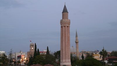 Turkey's central bank keeps rates at 50%