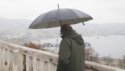 Actualizan dos alertas por lluvias "moderadas a fuertes" para cinco regiones de la zona centro-sur