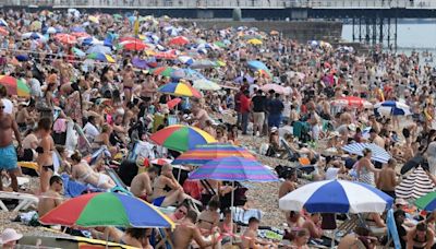 Every UK town and city bracing for 33C Azores blast as maps turn red