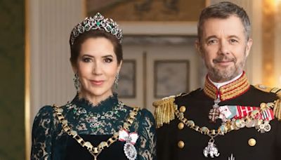 Los detalles simbólicos del primer retrato oficial de los Reyes de Dinamarca