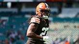 Kareem Hunt re-signs with Browns