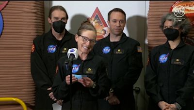 Voluntarios de la NASA salen del hábitat simulado de Marte donde vivieron por más de un año