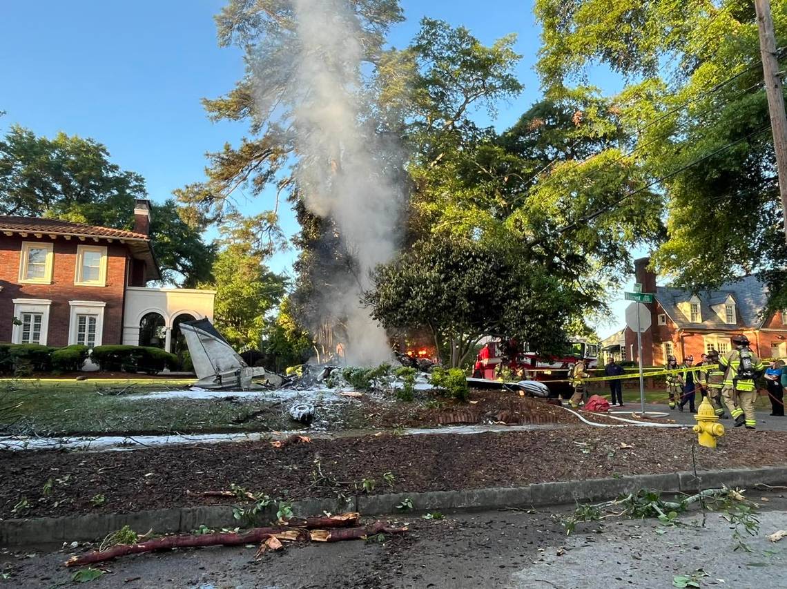 Pilot killed when plane crash lands in Georgia neighborhood, officials say