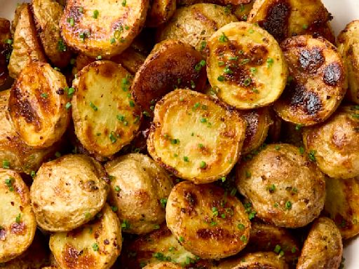 The Impossibly Crispy Ranch Roasted Potatoes I Want to Make Every Night