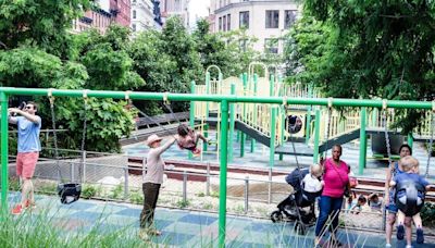 Parents with young kids are fleeing New York City in droves. Skyrocketing housing and daycare costs are to blame.