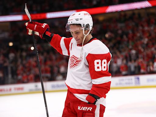 Patrick Kane re-signs with Red Wings