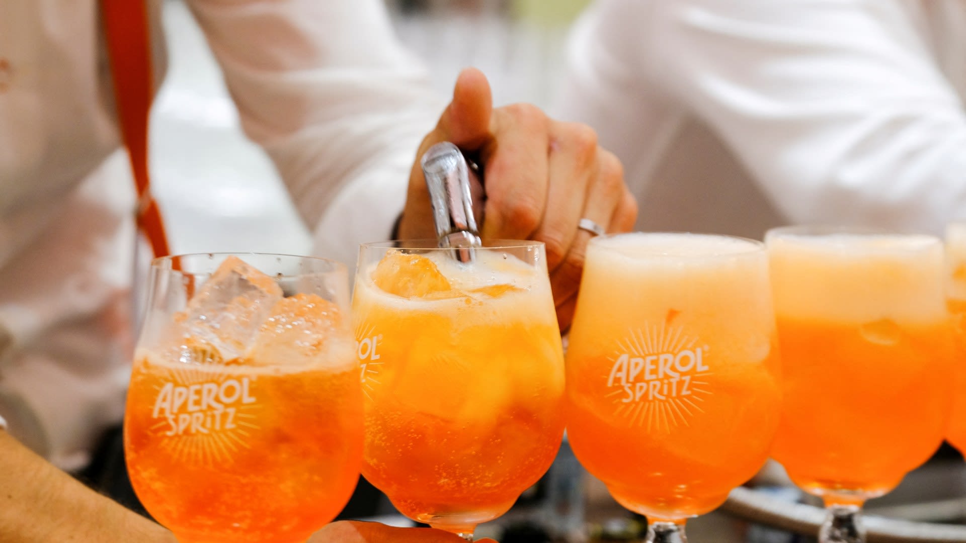 Aldi launch summer perfect ready-mixed Aperol spritz drink for just £5.49