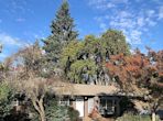 1010 SE Locust St, Dundee OR 97115