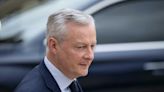 Bruno Le Maire percute un cycliste ayant grillé un feu rouge