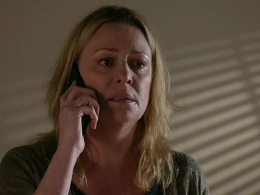 EastEnders fans 'work out' return of soap icon after Ian Beale's mystery phone call