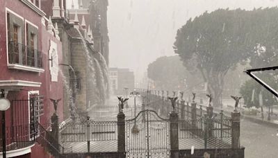 ¡Por fin la lluvia! Poblanos agradecen el agua que cayó este viernes en la capital [Fotos y videos]