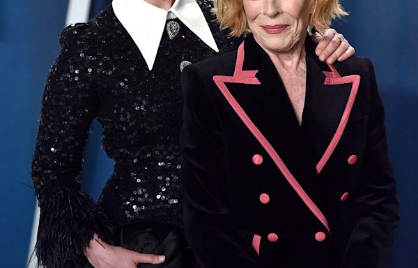 Sarah Paulson and Holland Taylor’s Relationship Timeline: A Romance 10 Years in the Making