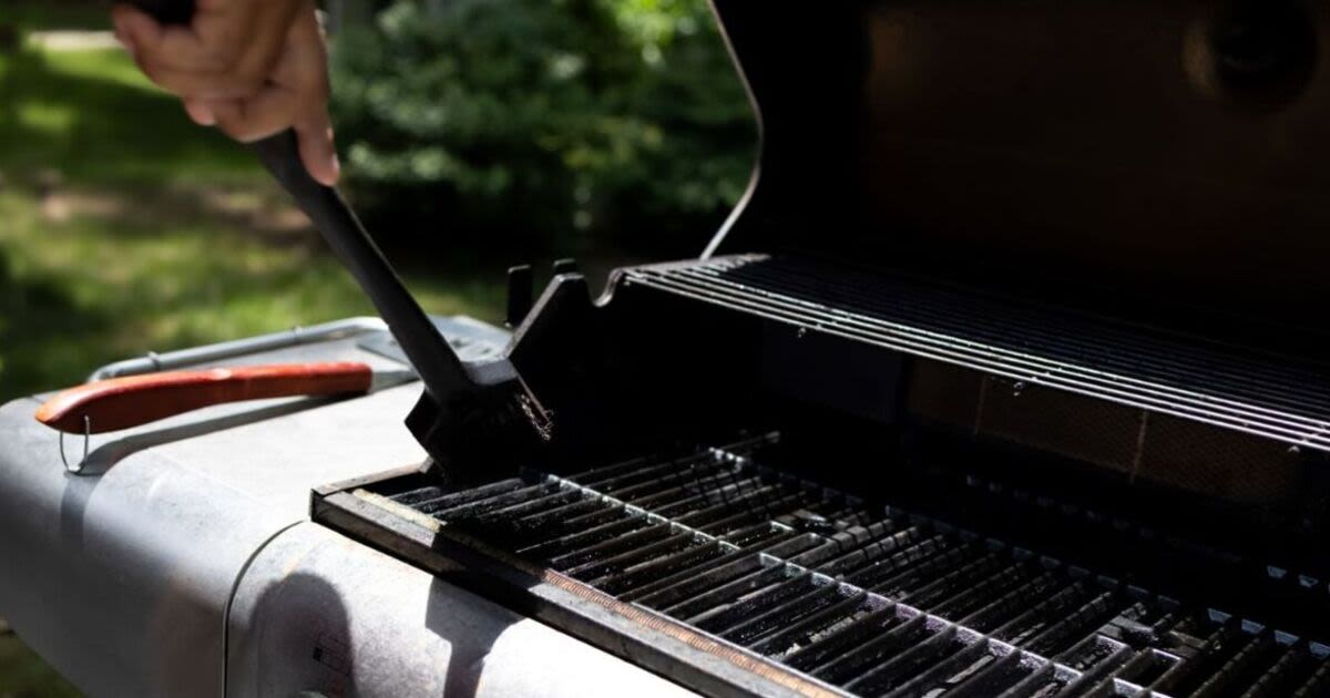 ‘Break down’ grease on your BBQ in just ’10 minutes’ with experts ‘great’ tip