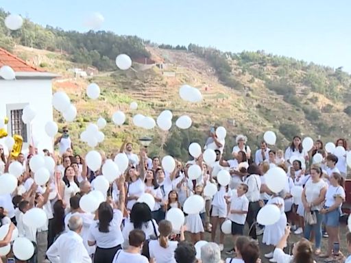 Balloons released as mourners say “fly high Alice” in memory of Southport victim | ITV News