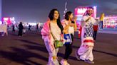 Es el accesorio de moda del Mundial de Qatar, ¿pero deben usarlo los aficionados?