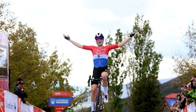 Demi Vollering climbs to first victory of the season on stage 5 of the Vuelta Femenina