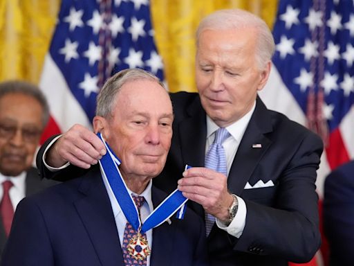 Michael Bloomberg, exalcalde de Nueva York, donó $20 millones de dólares para la campaña de Biden - El Diario NY