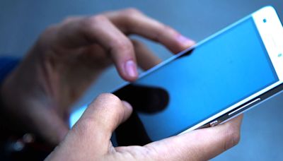 Roanoke County School Board approves changes to cell phone policy