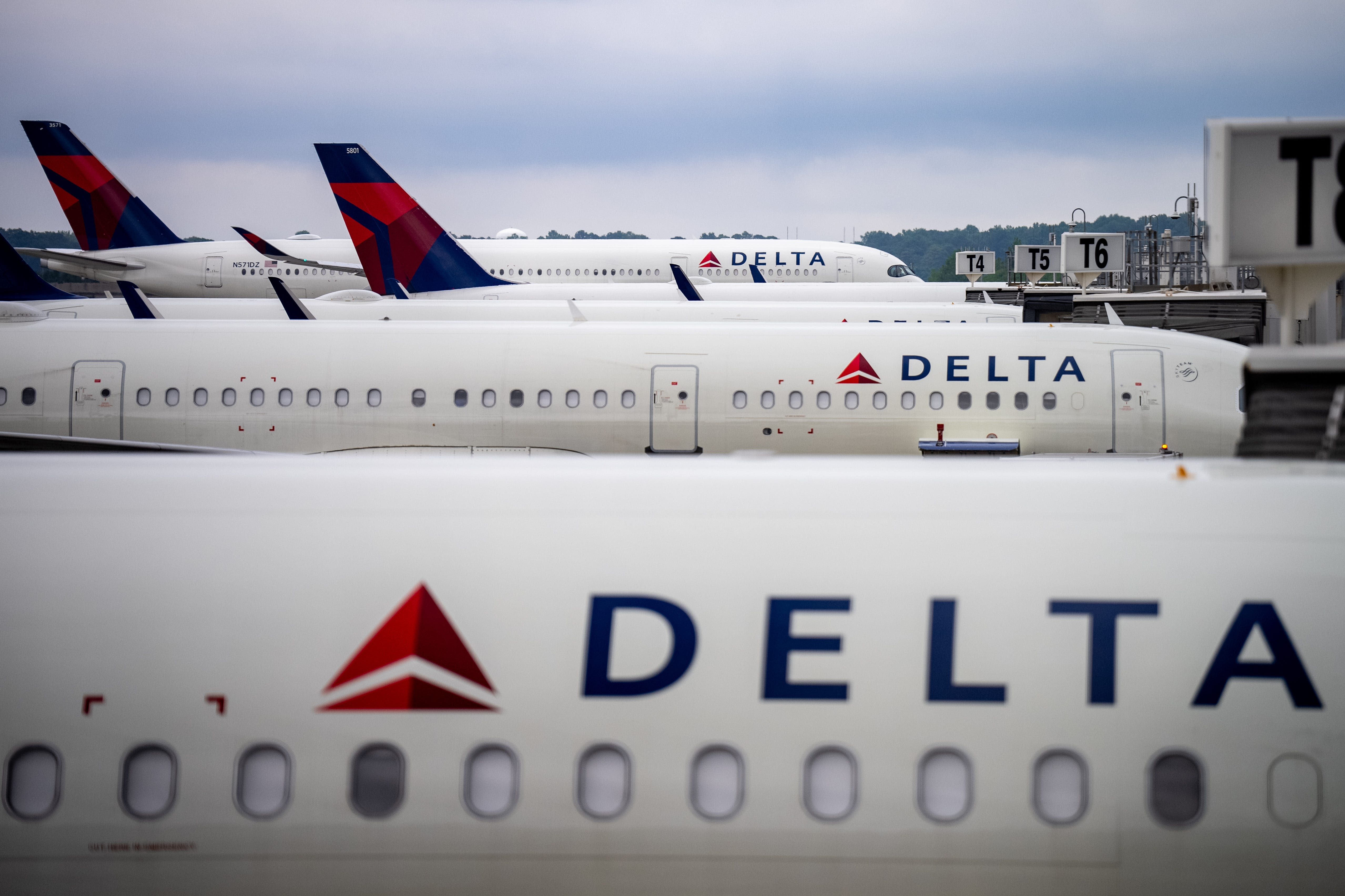 Flights canceled, delayed at Jacksonville International Airport after worldwide tech outage