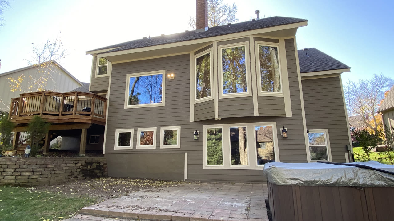 StateLine Exteriors Revamps Home with Durable Hardie Siding