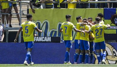 El Cádiz inicia la pretemporada de su regreso a Segunda al mando de Paco López