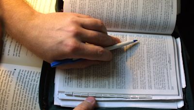 Estos estados republicanos también quieren llevar la Biblia a las escuelas