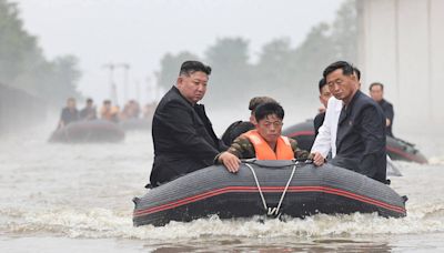 Putin oferece ajuda humanitária a Kim após inundações na Coreia do Norte