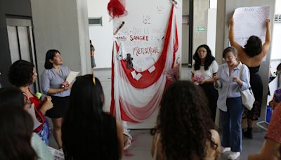 Universitarias mexicanas hablan en voz alta de la menstruación para derribar tabúes