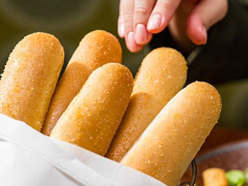 Are Olive Garden Breadsticks Vegan? Here Are The Facts