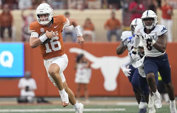 Vince Young Gave Arch Manning a Shout Out After Texas QB Ran in 67-Yard Touchdown