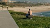 A-t-on le droit de se promener torse nu dans la rue pendant un épisode de canicule ?