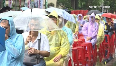 青鳥19日重返立院！自備手板怒嗆「藍白悲哀」