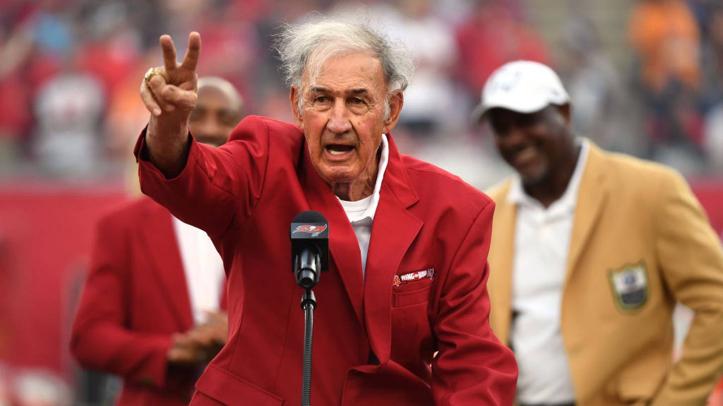 ‘Tampa 2′ architect, NFL defensive coordinator Monte Kiffin dies