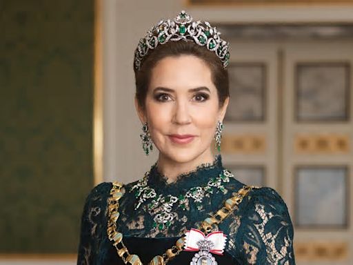 Mary de Dinamarca estrena la tiara que Margarita llevó con la Reina Letizia