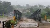 Puerto Rico: vídeo muestra cómo el huracán Fiona, con vientos de 85 millas por hora, arranca un puente