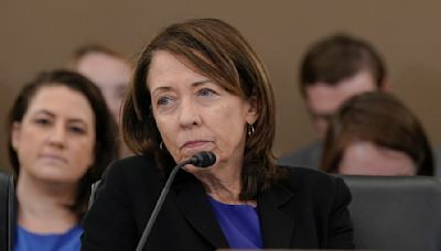 Cantwell says she’ll cut path for privacy bill despite opposition