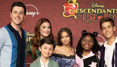 ‘Wizards Beyond Waverly Place’ Cast Makes First Appearance Together at ‘Descendants 4′ Premiere, Plus More Disney Stars!