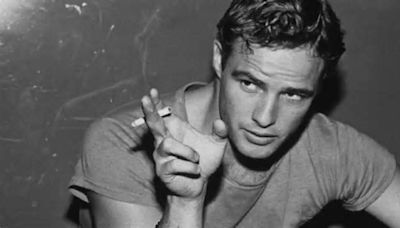 Marlon Brando, el rebelde que reinventó la actuación de Hollywood, cumple 100 años
