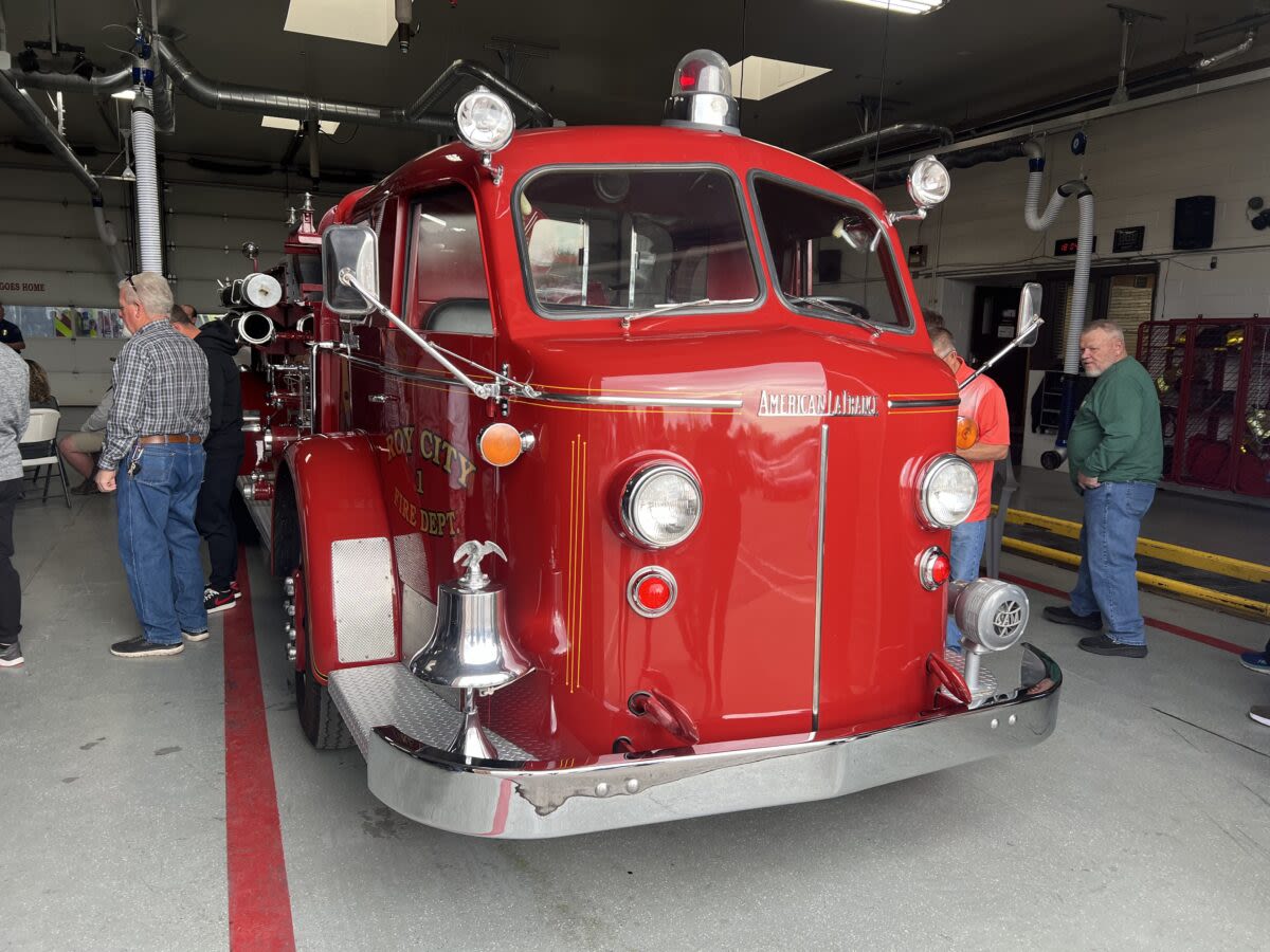 Roy Fire & Rescue holds push-in ceremony celebrating return of city’s first fire engine