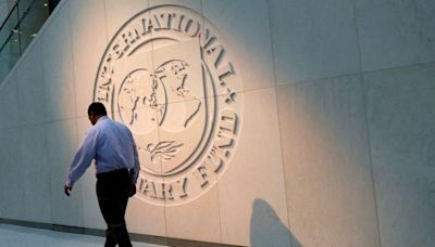 Argentina y staff FMI alcanzan acuerdo sobre última revisión de programa por 44.000 million dlrs