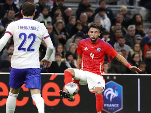 Mauricio Isla fue ofrecido a la U y así reaccionaron en el CDA