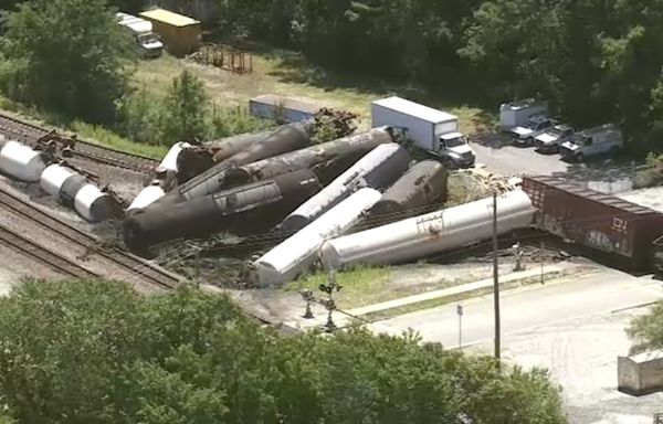 Train derails in Matteson; some evacuations underway as leak under investigation