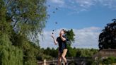 Unicycling Cambridge student uses software to become juggling world record holder