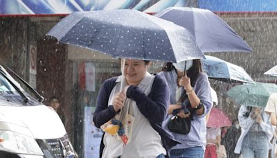 2縣市豪大雨！週末低壓雨彈來襲 恐一路下到下週一