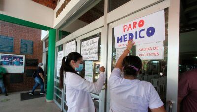 Solo en Santa Cruz médicos acatarán paro de cinco días en rechazo a la jubilación forzosa - El Diario - Bolivia