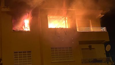 Tres personas heridas en un incendio de una vivienda en San Javier que ardió por completo