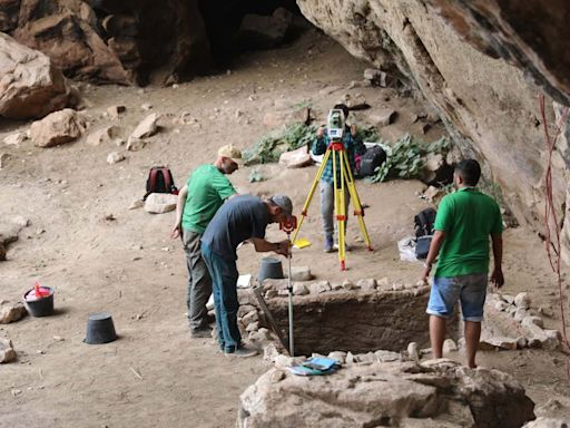 Early humans took northern route to Australia, cave find suggests