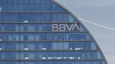 El BBVA exhibe músculo frente al Banco Sabadell con un beneficio récord de casi 5.000 millones